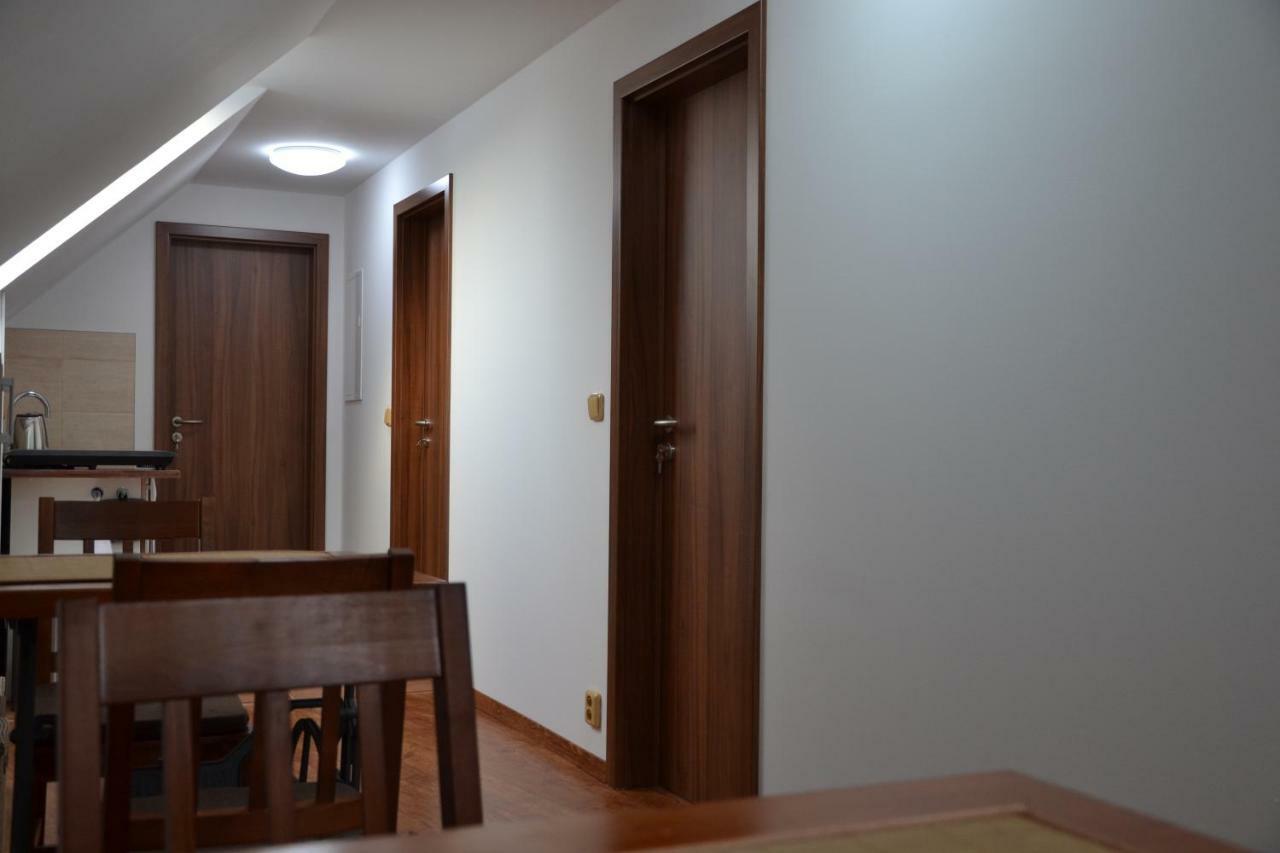 Attic Rooms Tabor Luaran gambar